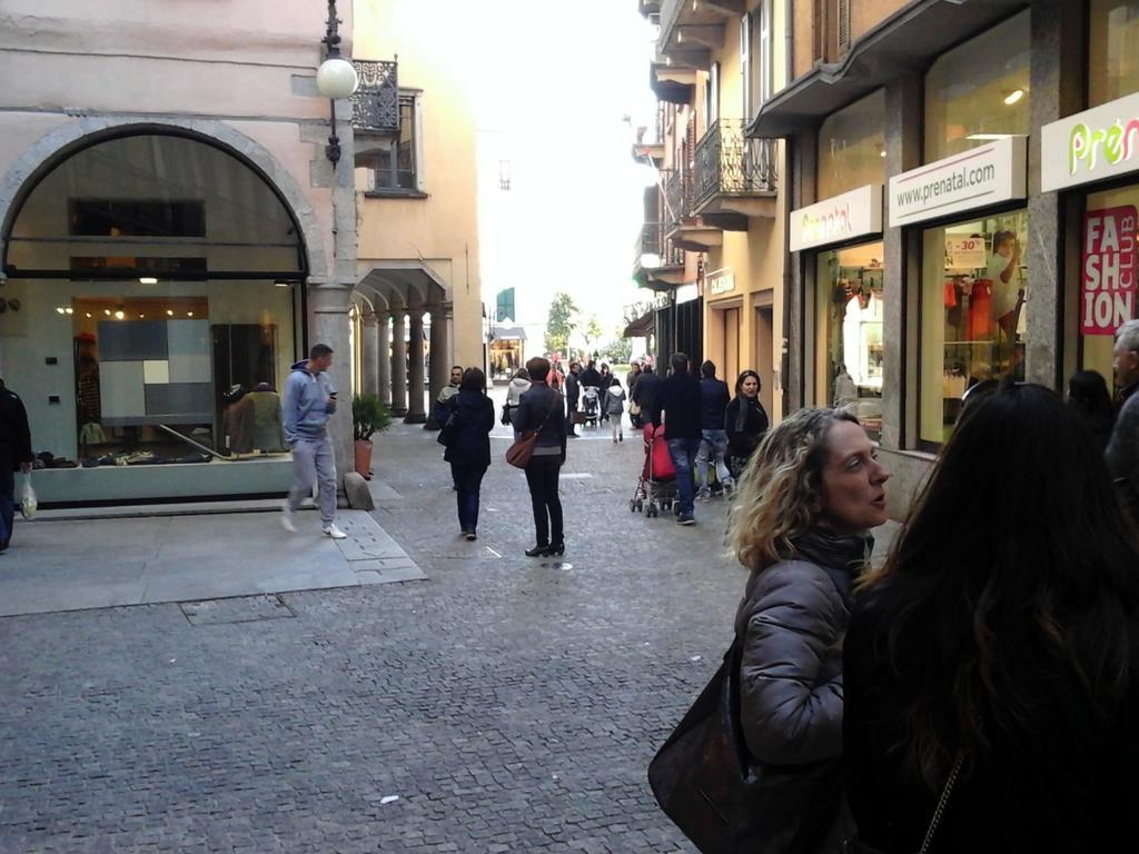 Hotel La Contrada Verbania Exterior foto