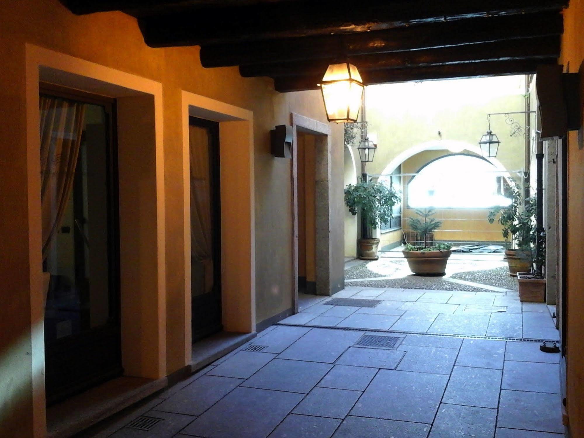 Hotel La Contrada Verbania Exterior foto